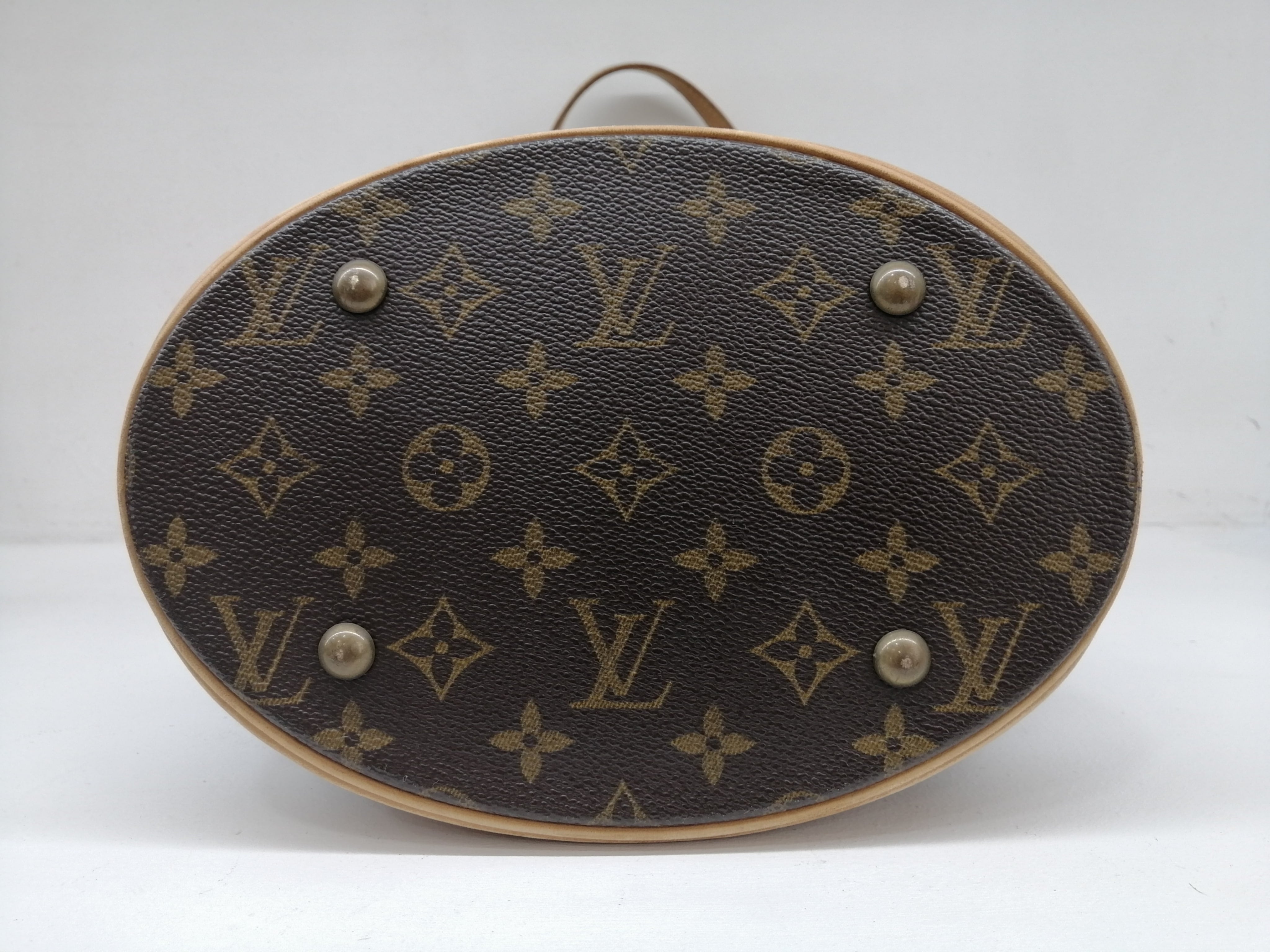 LOUIS VUITTON BUCKET PM