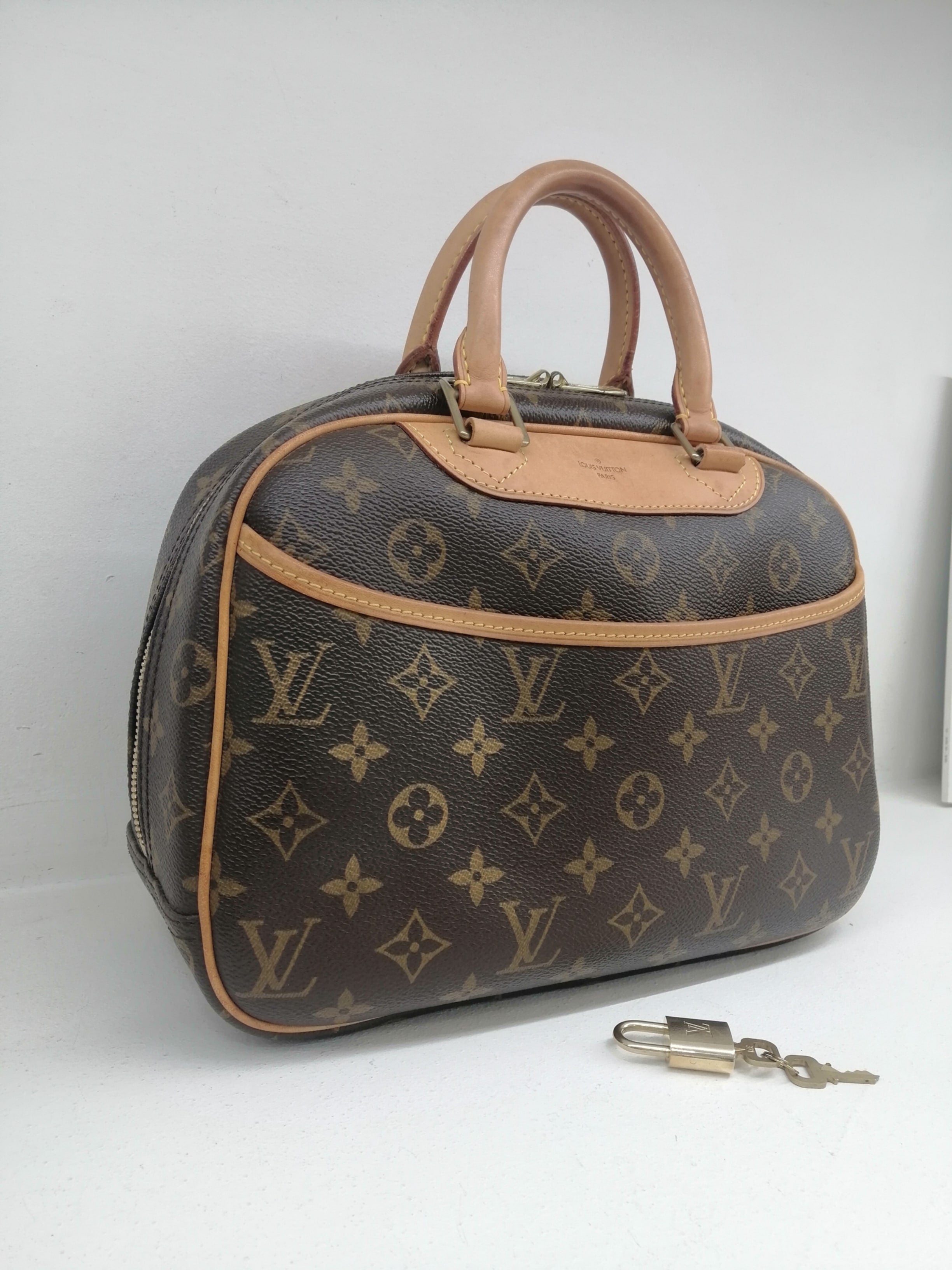 LOUIS VUITTON TROUVILLE