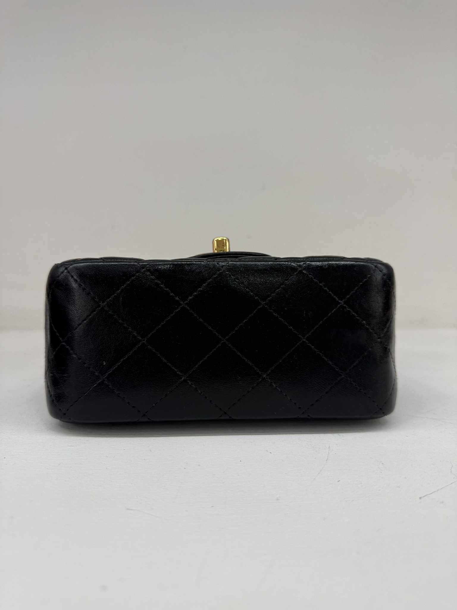 CHANEL TIMELESS MINI NERA