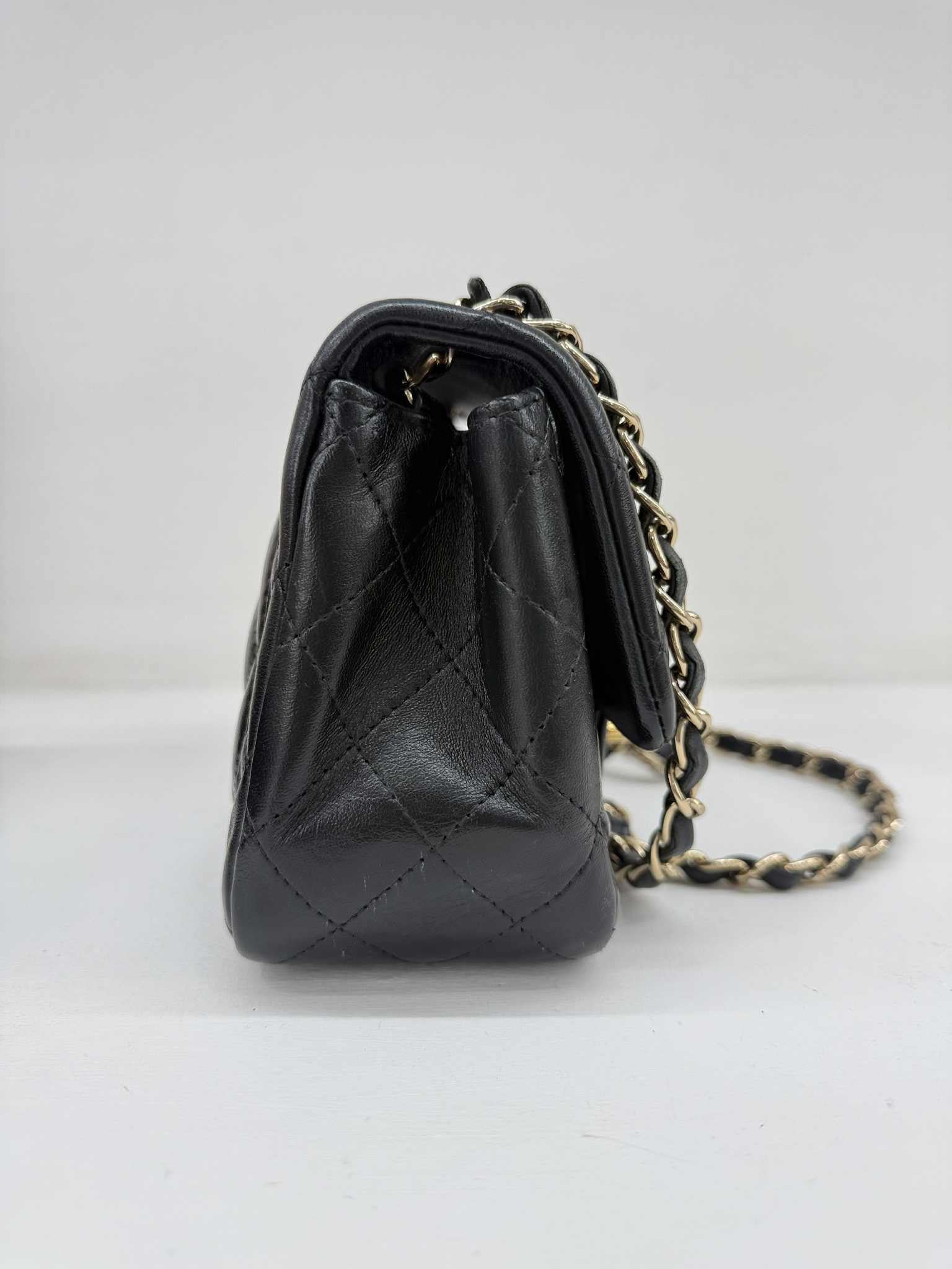 CHANEL TIMELESS MINI NERA