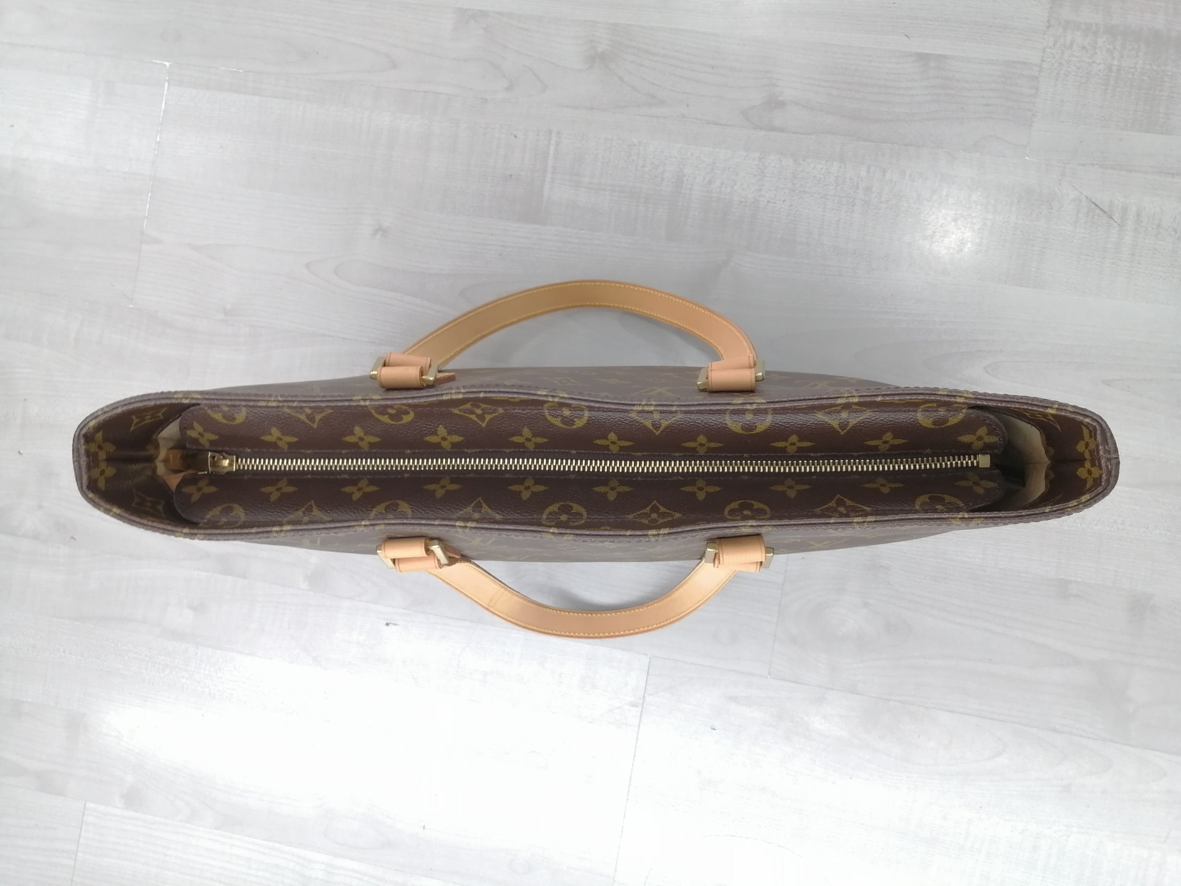 LOUIS VUITTON LUCO TOTE