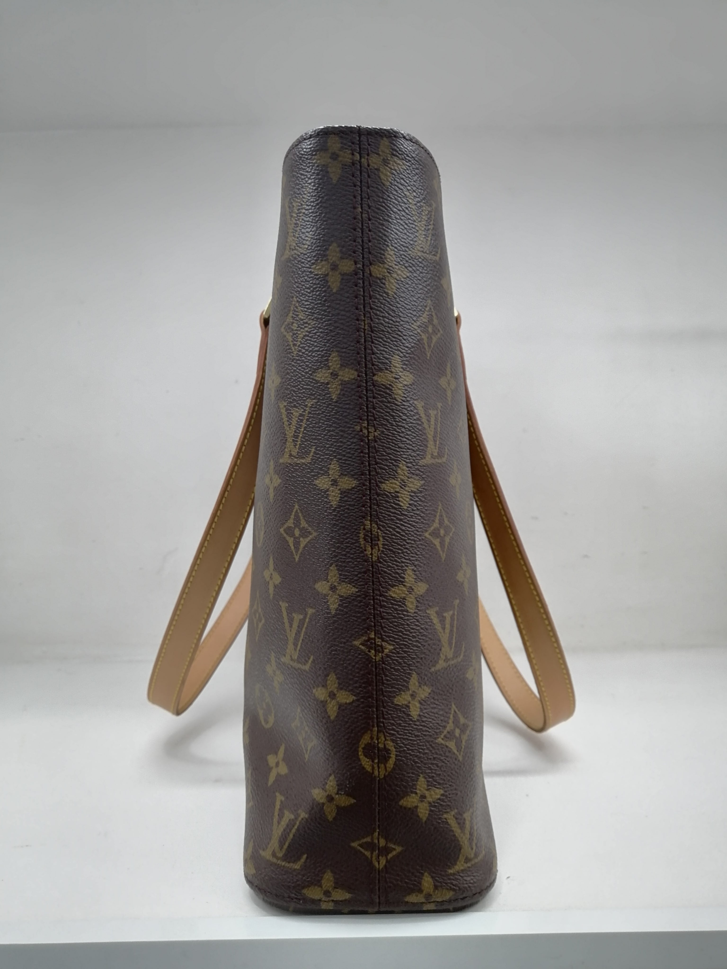 LOUIS VUITTON LUCO TOTE