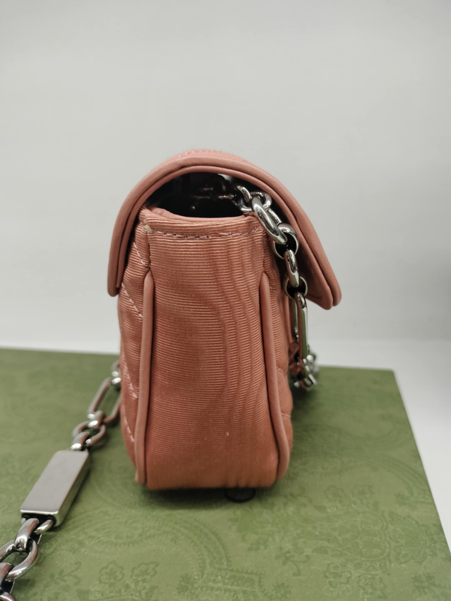 Gucci Crystal mini marmont
