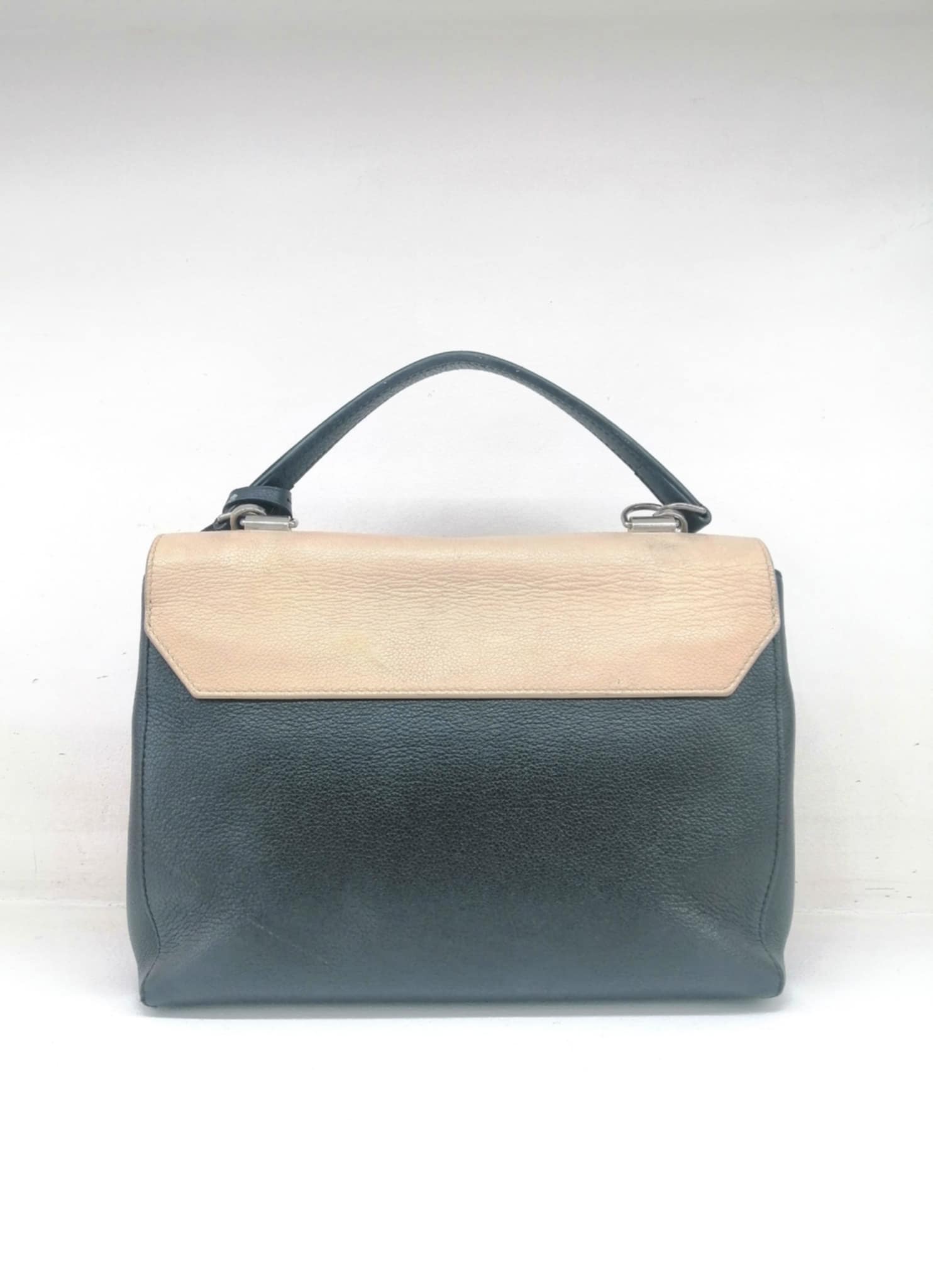LOUIS VUITTON LOCKME II