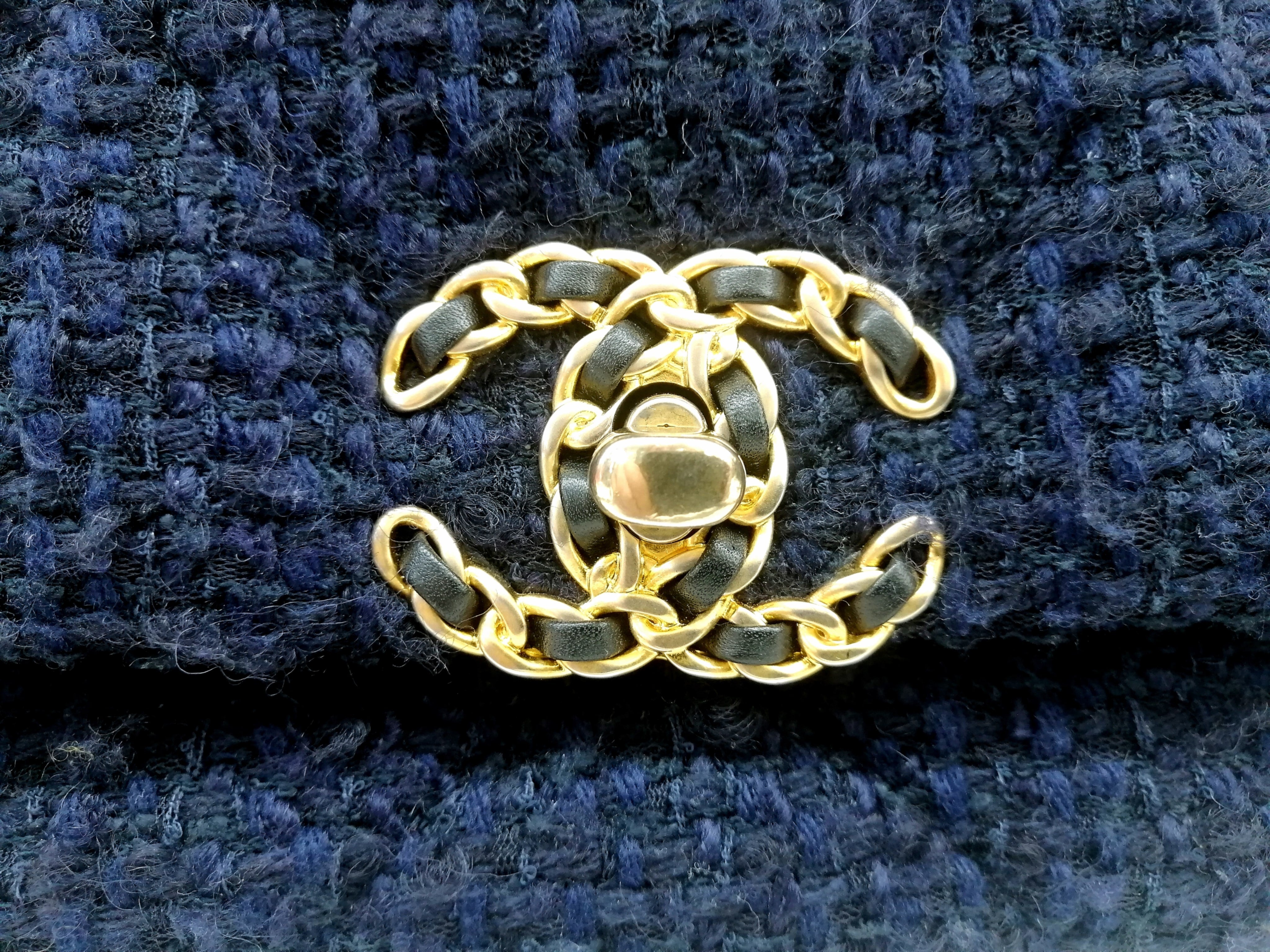 CHANEL 19 TWEED