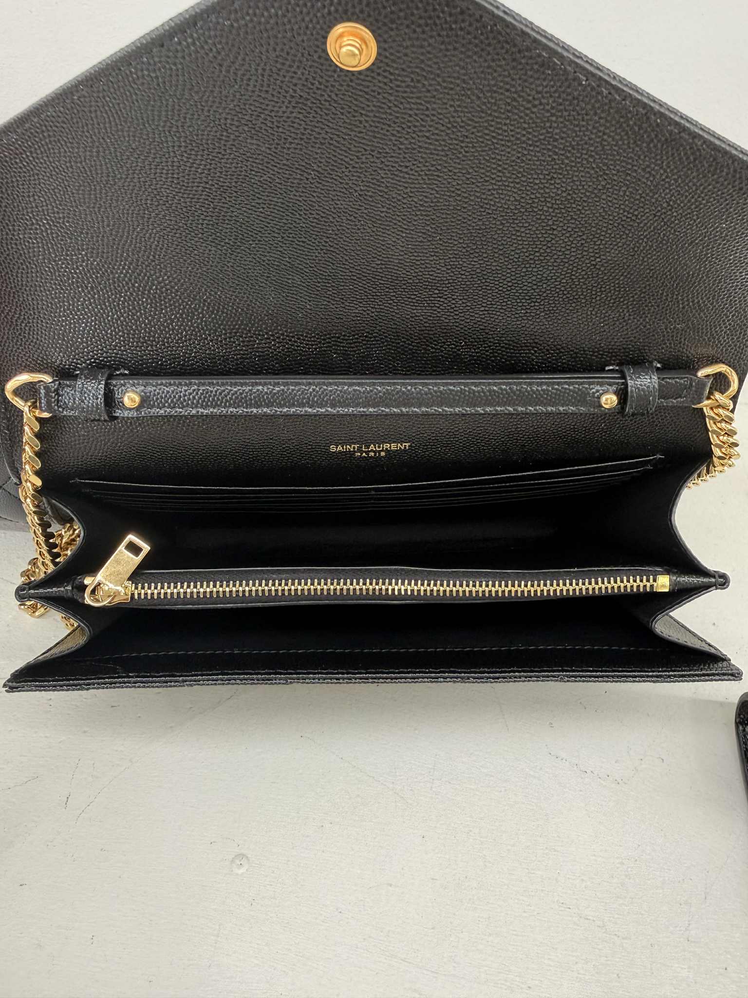 SAINT LAURENT POCHETTE ENVELOPE CON CATENA CASSANDRE