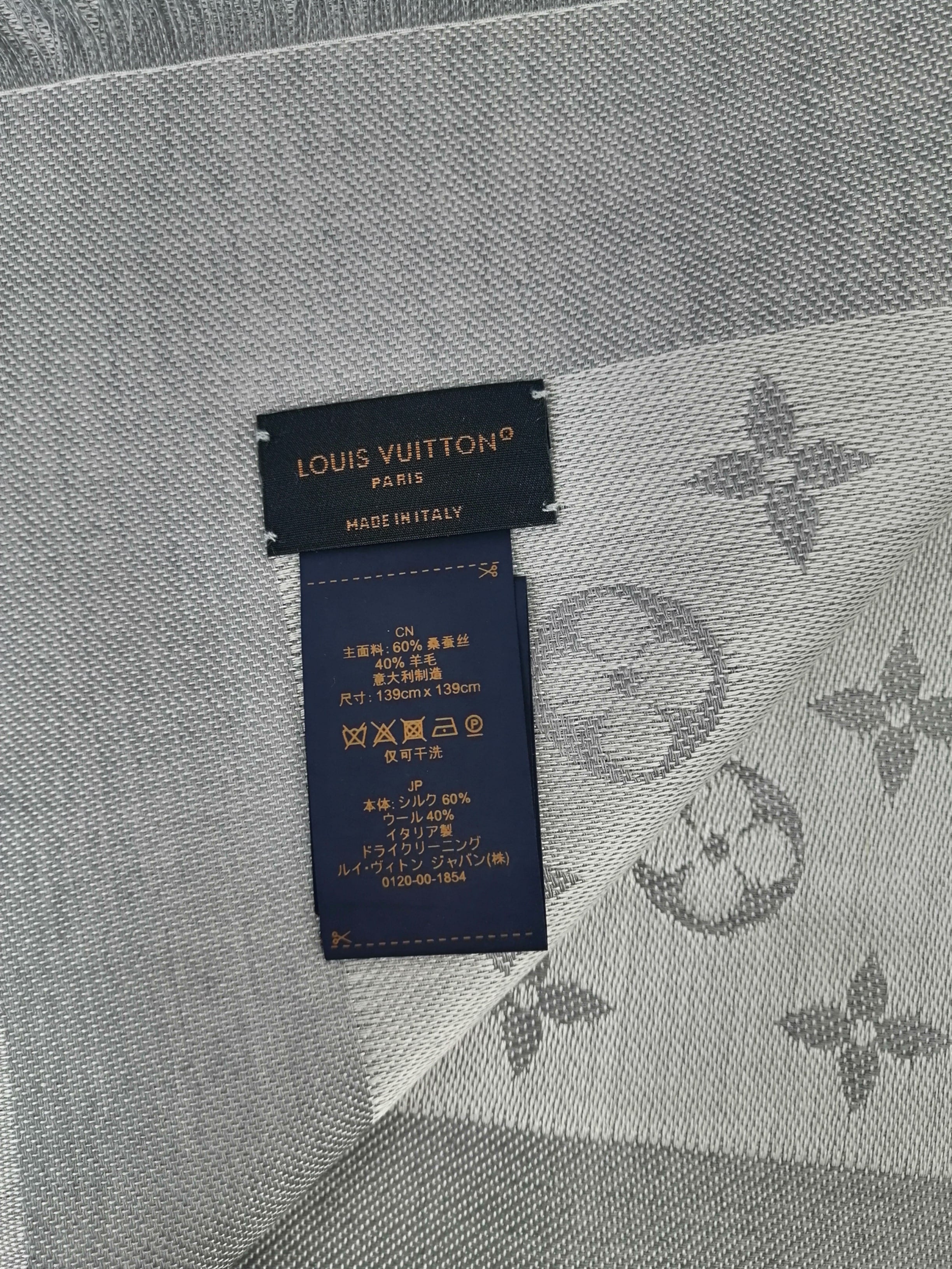 Louis Vuitton Stola Monogram Grigio