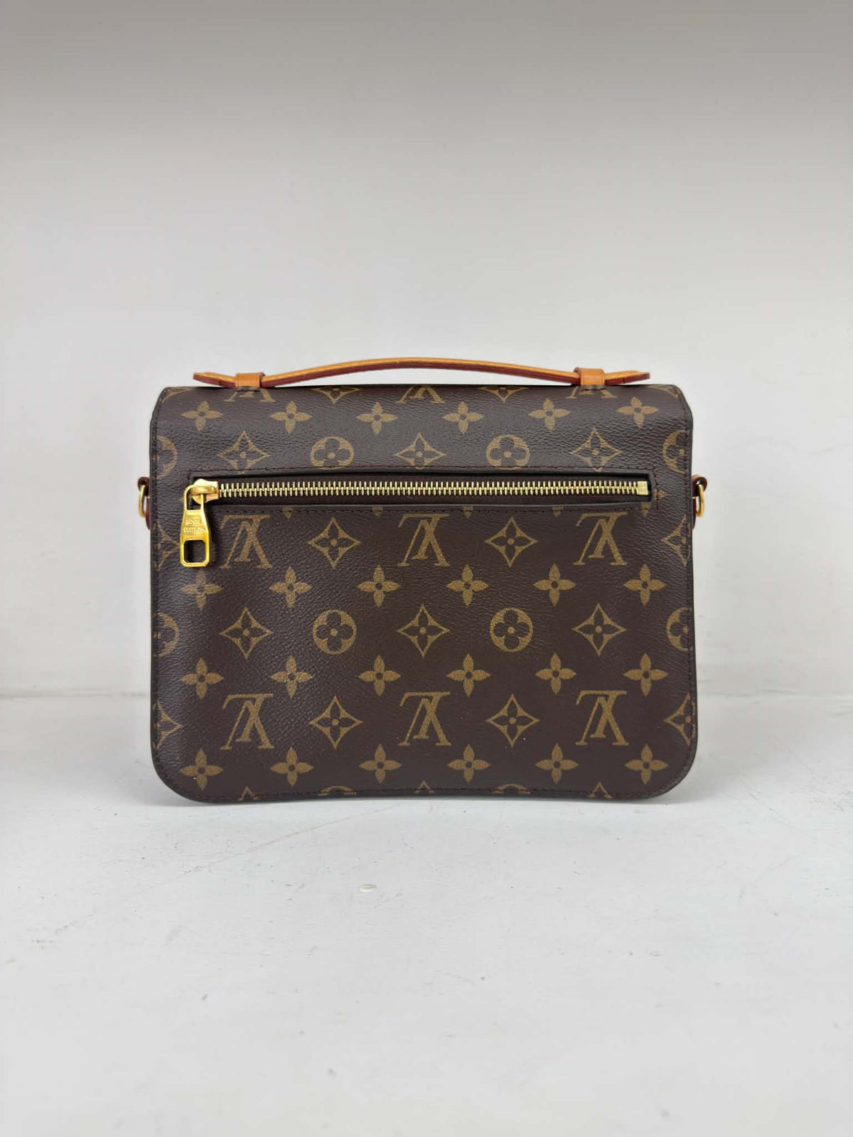 LOUIS VUITTON METIS MONOGRAM.