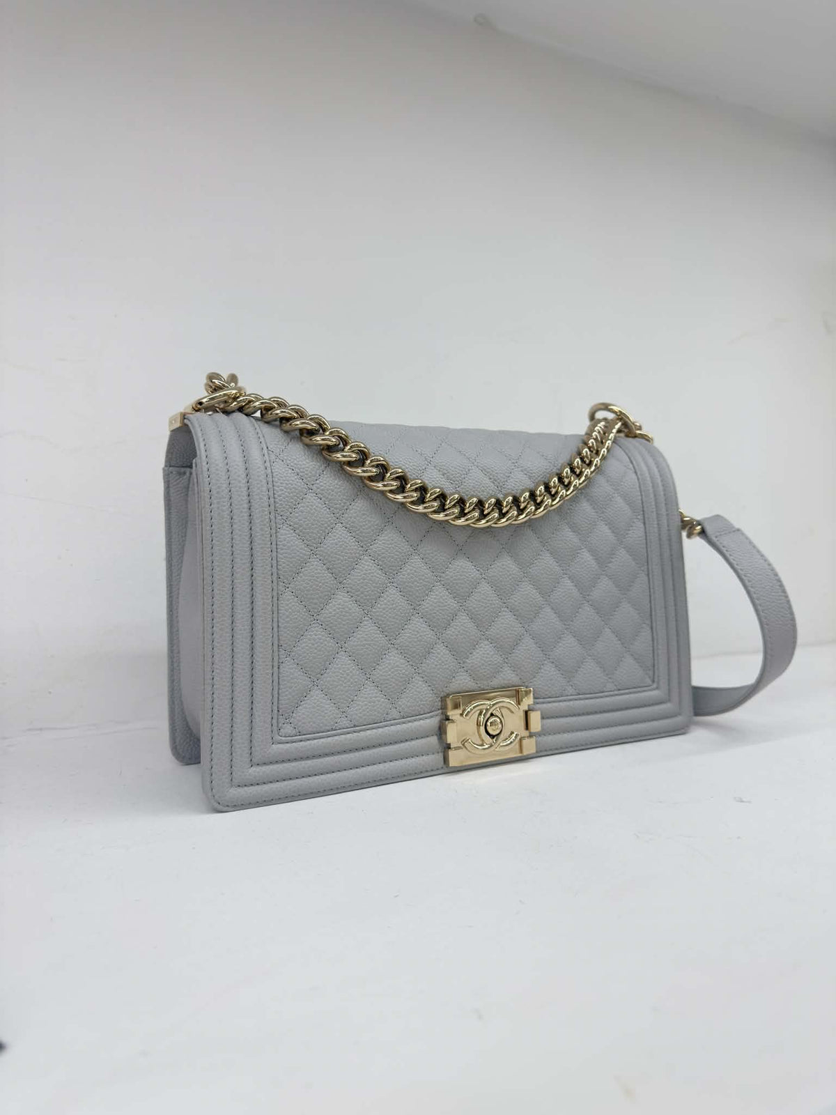 CHANEL BOY MEDIUM