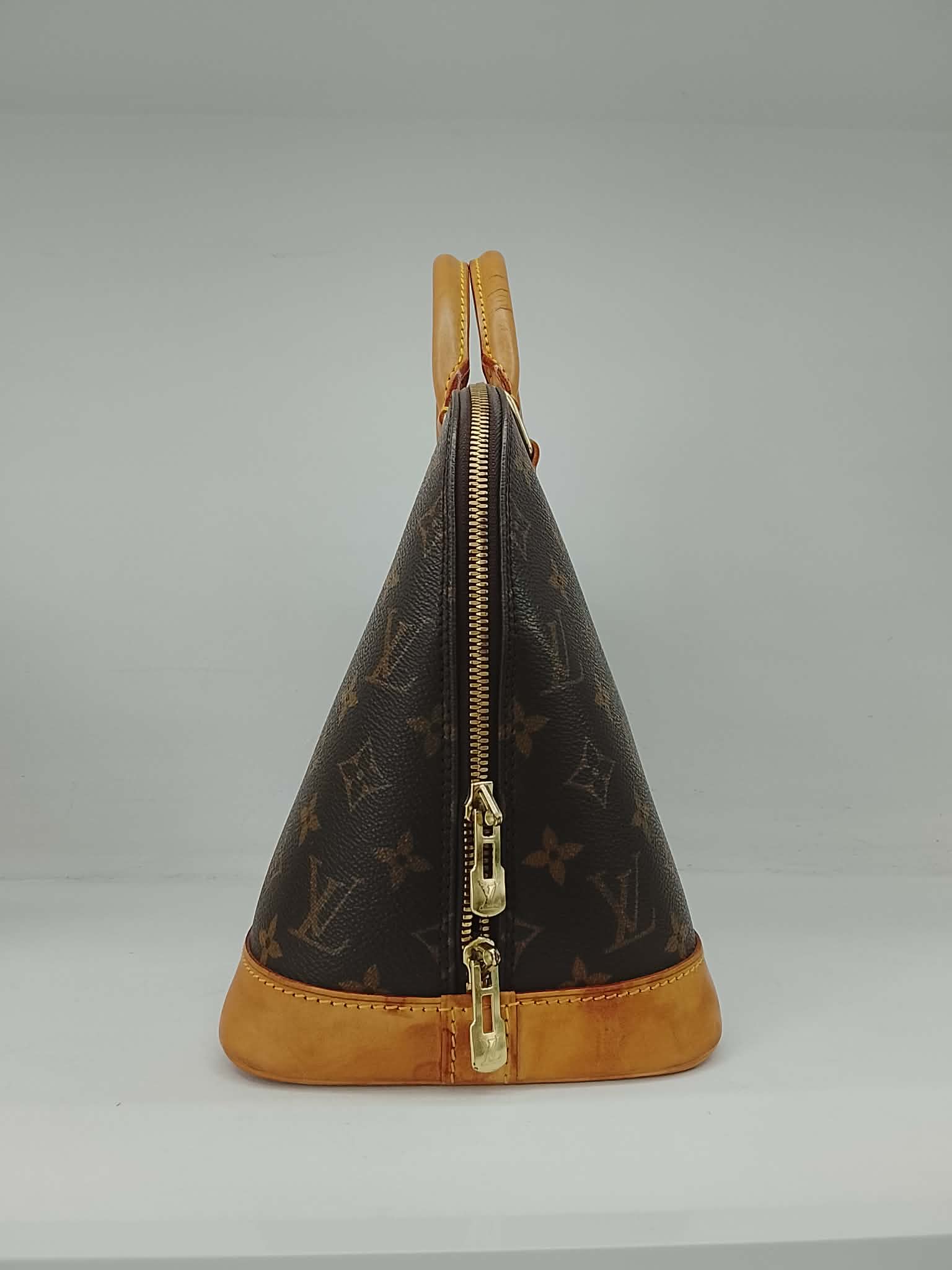 LOUIS VUITTON ALMA