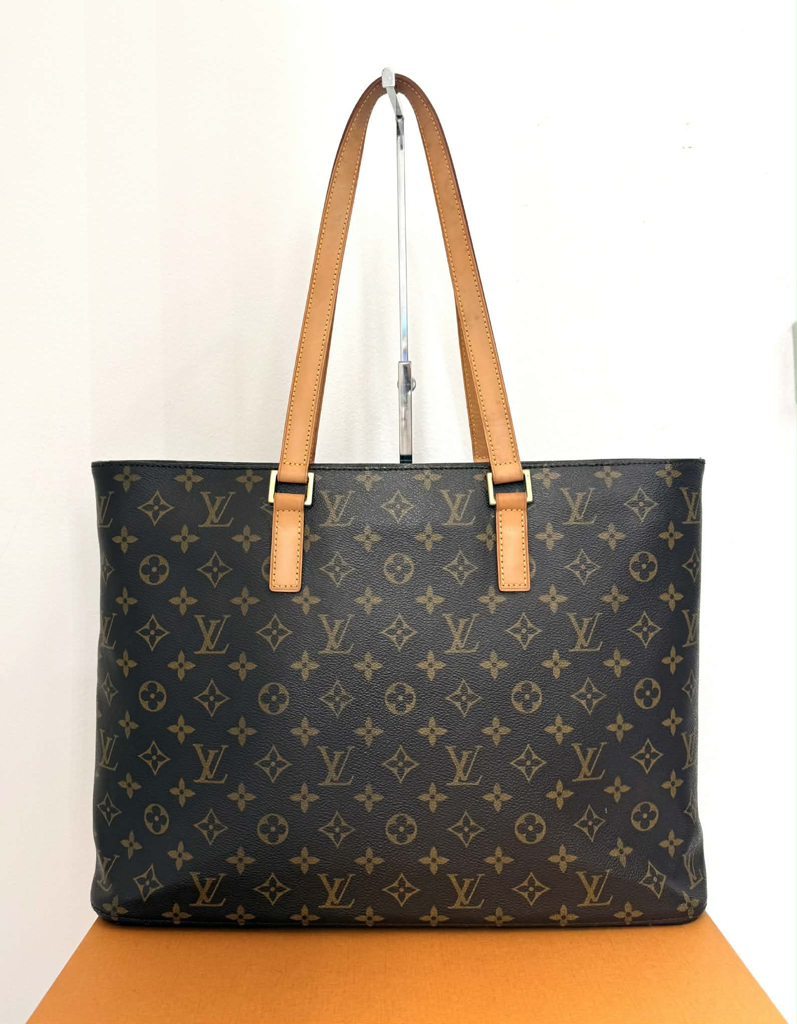 LOUIS VUITTON LUCO