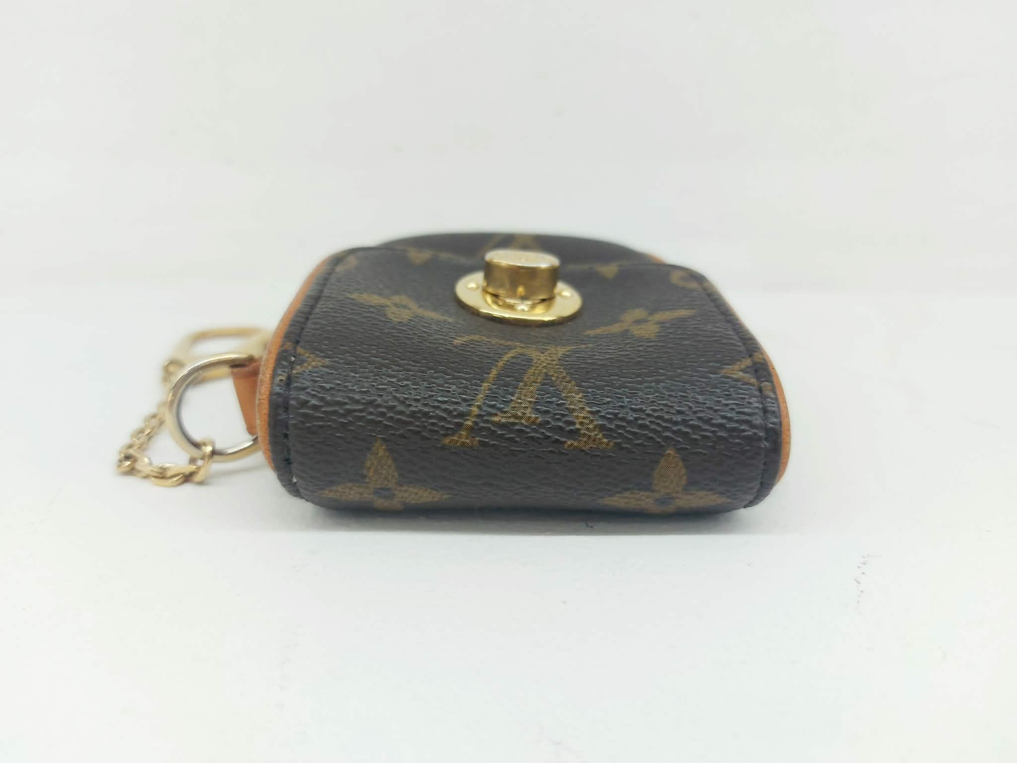 LOUIS VUITTON TULUM MINI POCHETTE