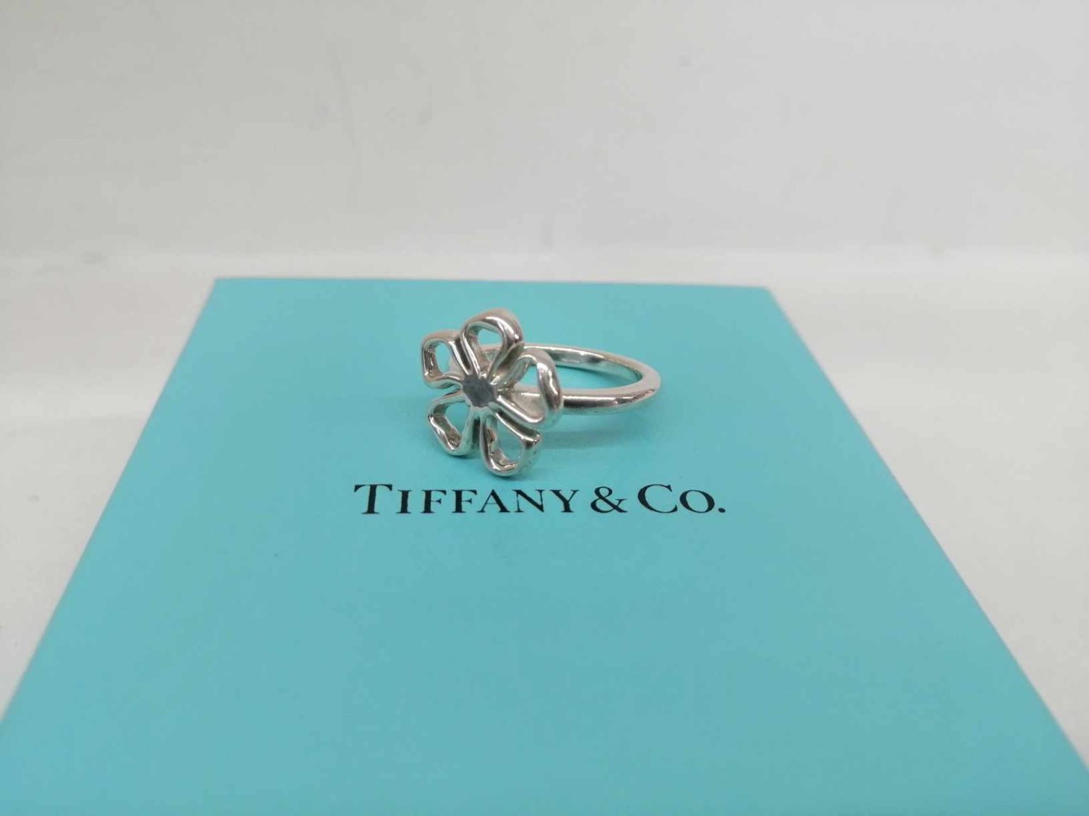 Tiffany&C. Anello Open Flower Ring Band