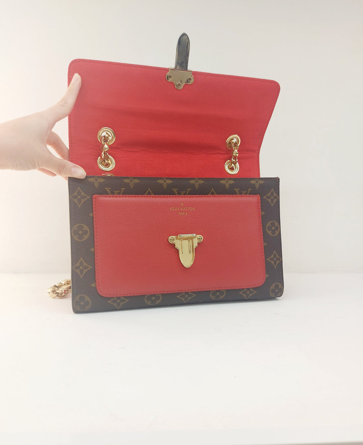 LOUIS VUITTON VICTOIRE