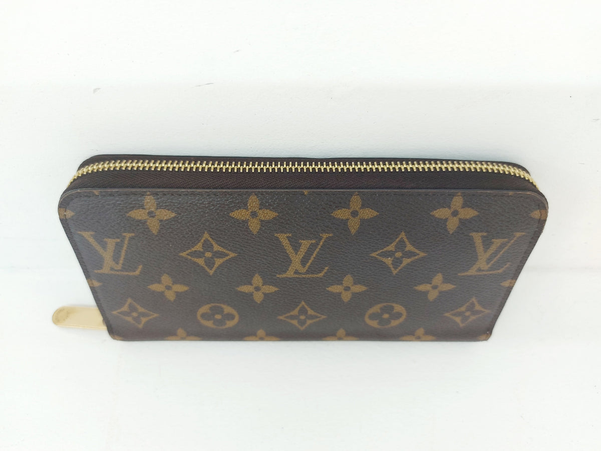 LOUIS VUITTON ZIPPY