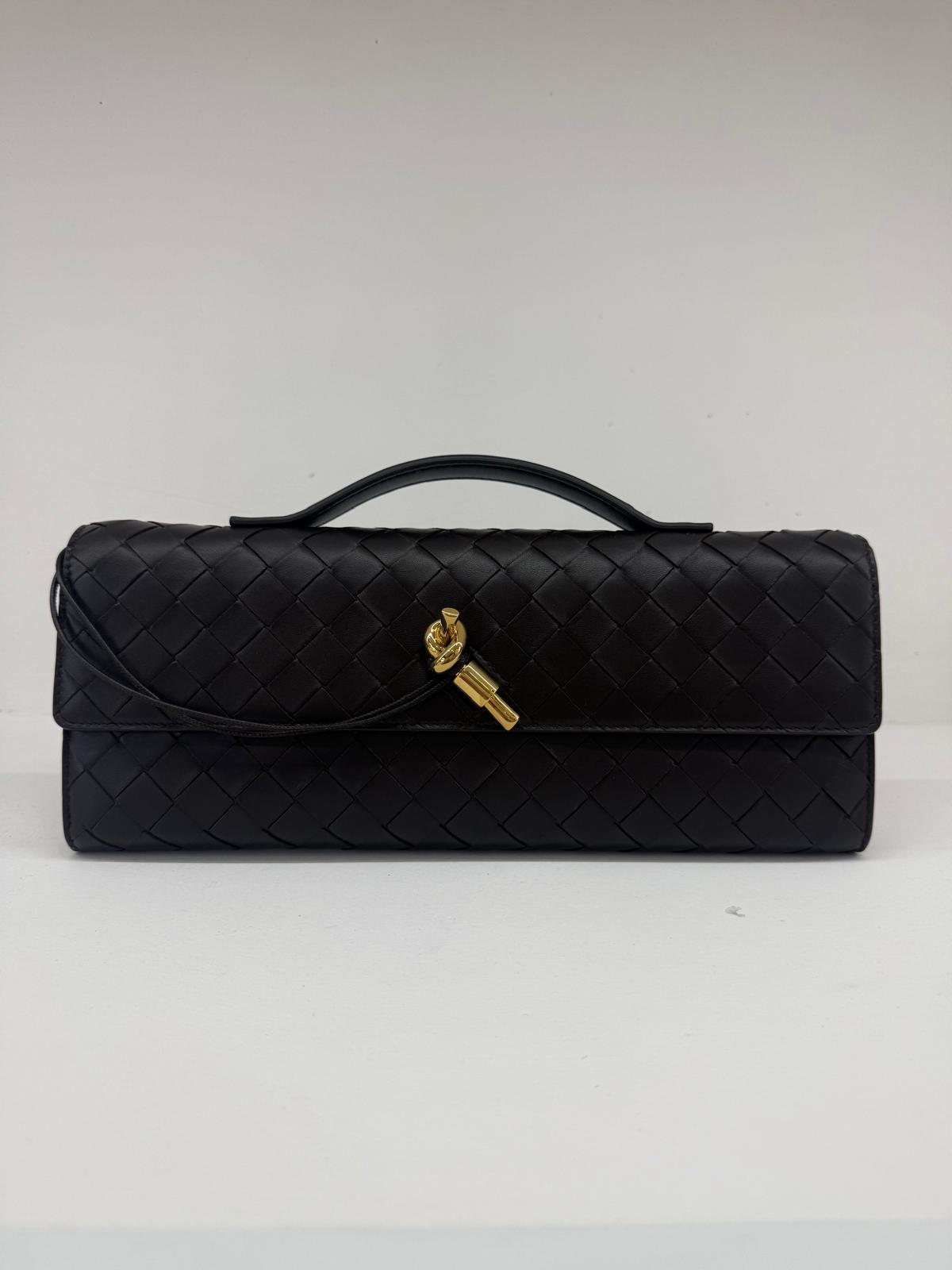BOTTEGA VENETA ANDIAMO CLUTCH