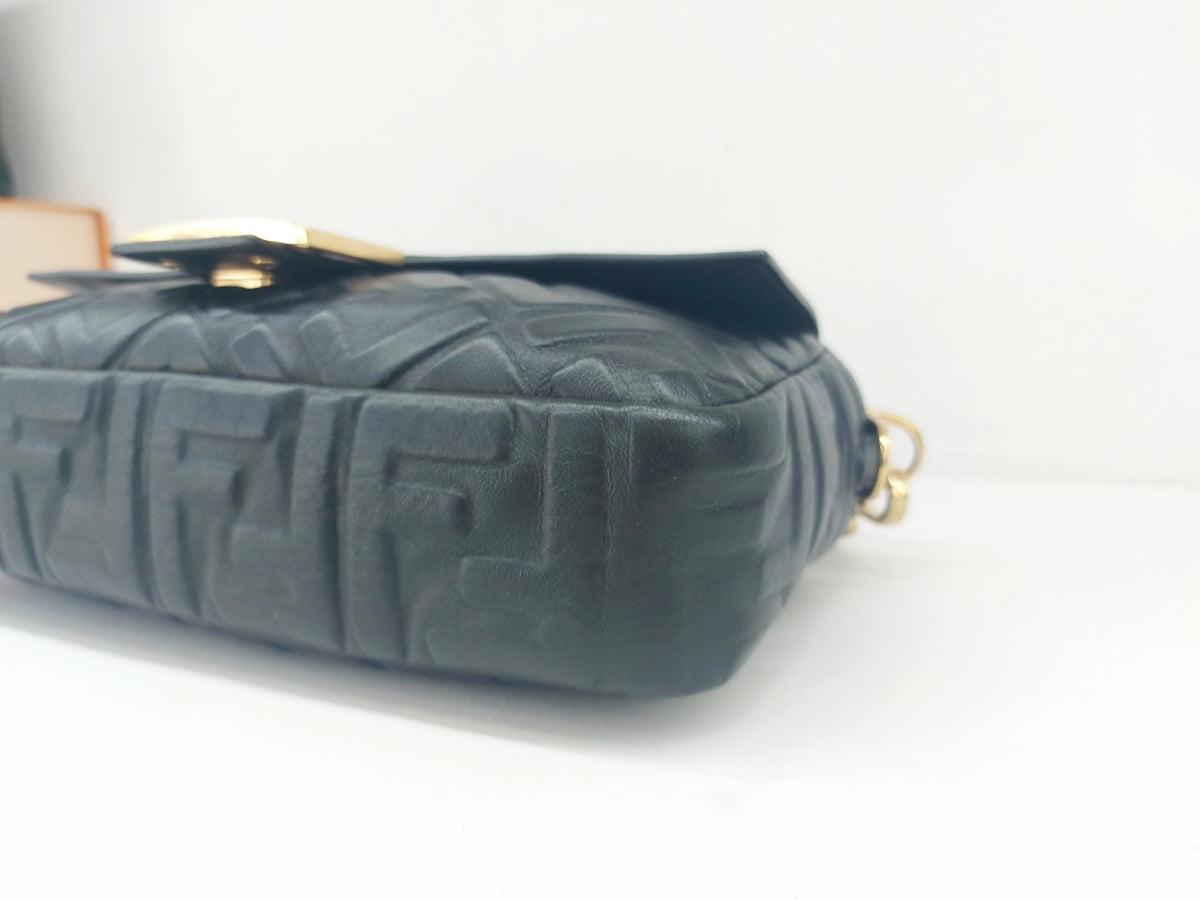 FENDI BAGUETTE MEDIA