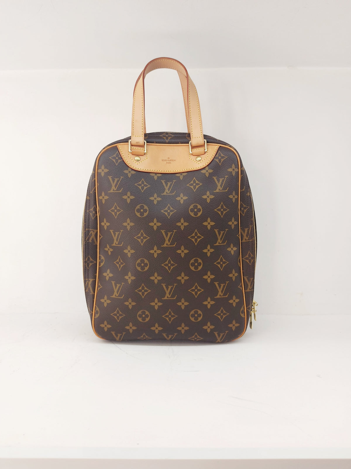 LOUIS VUITTON EXCURSION