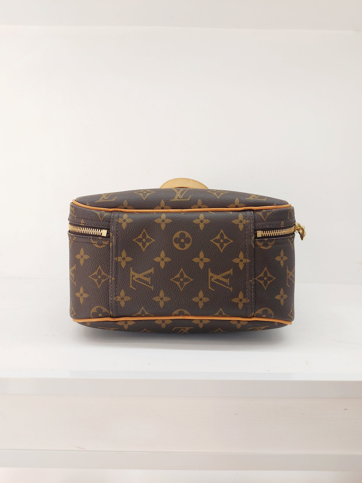 LOUIS VUITTON EXCURSION