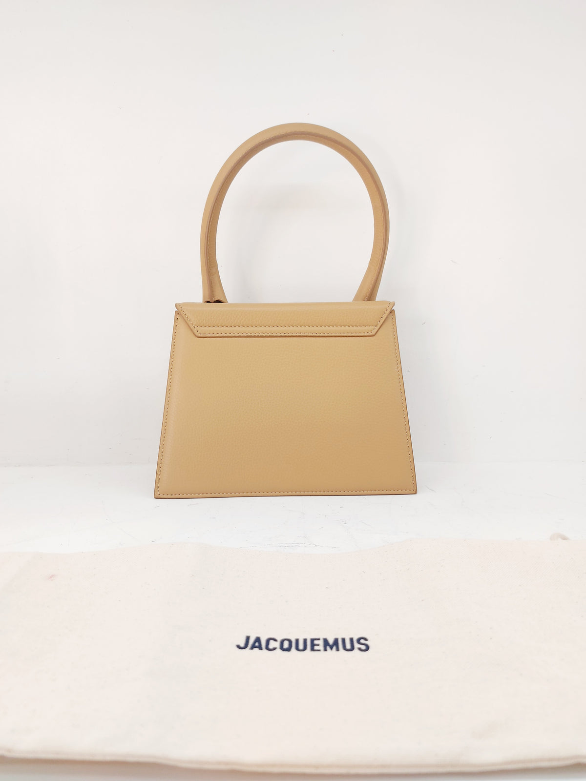 JACQUEMUS LE GRANDE CHIQUITO