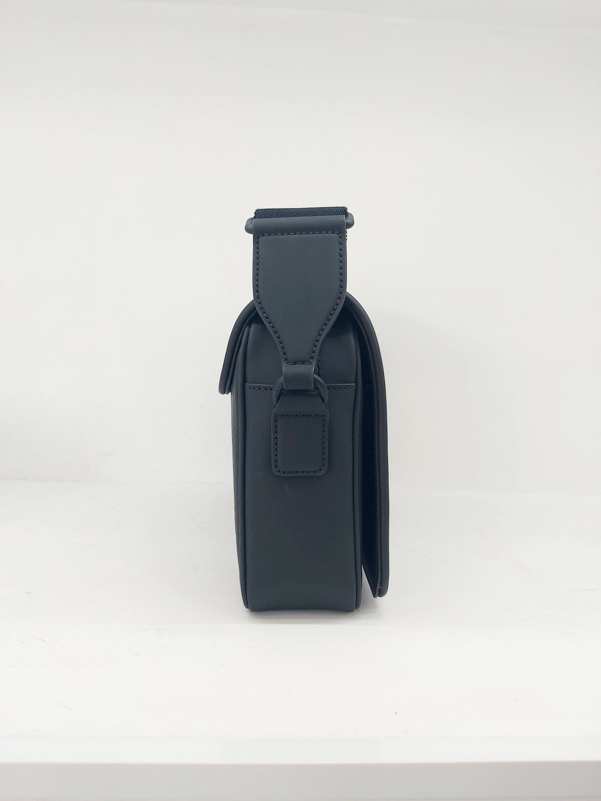 GUCCI MESSENGER OPAQUE