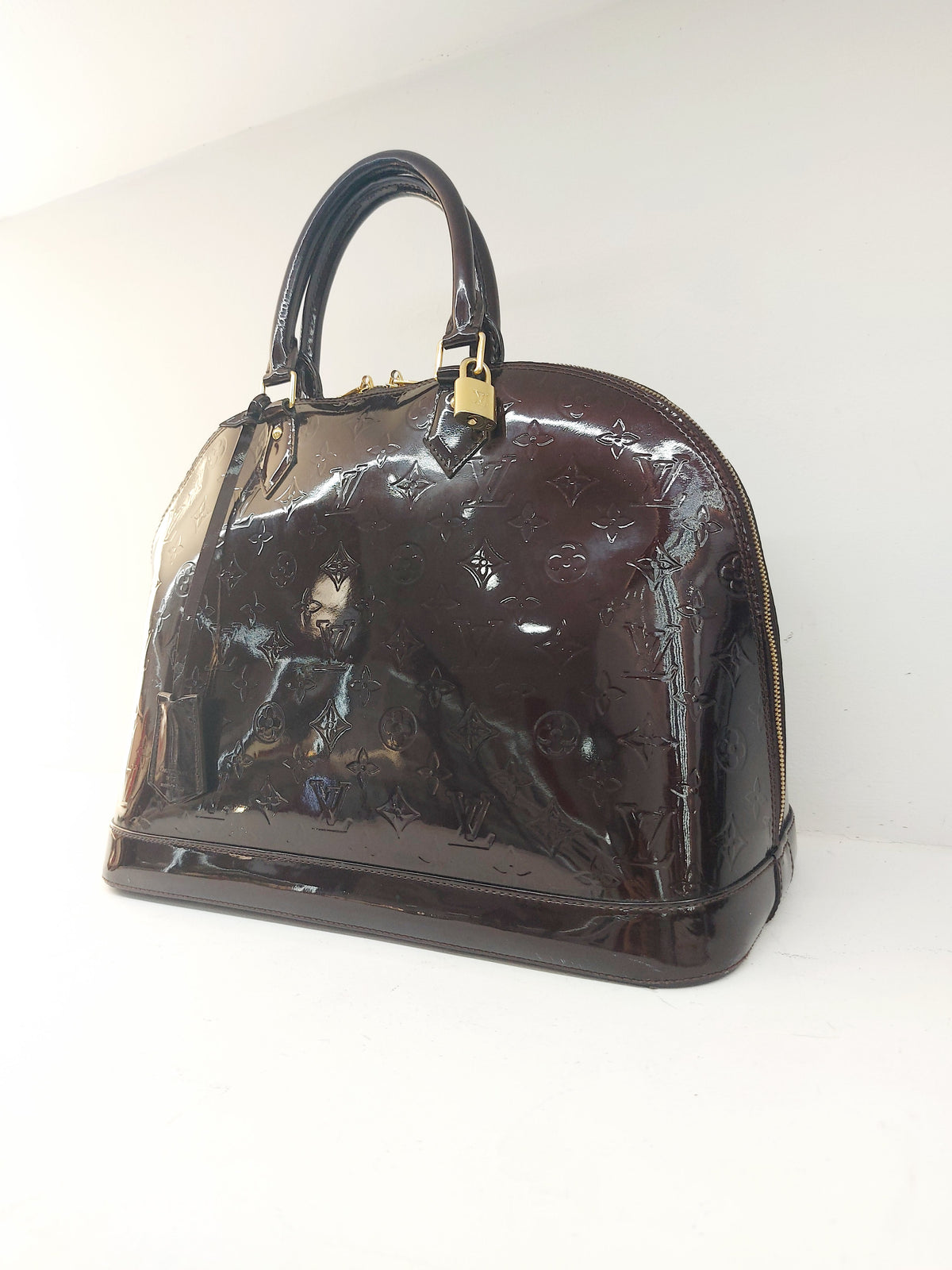 LOUIS VUITTON ALMA GM VERNIS