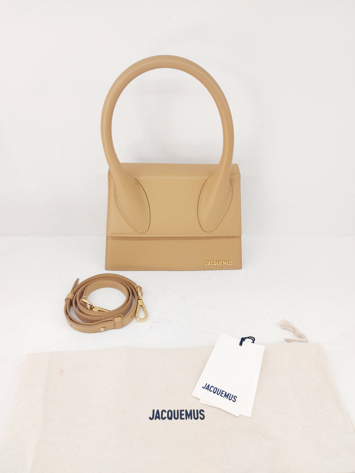 JACQUEMUS LE GRANDE CHIQUITO