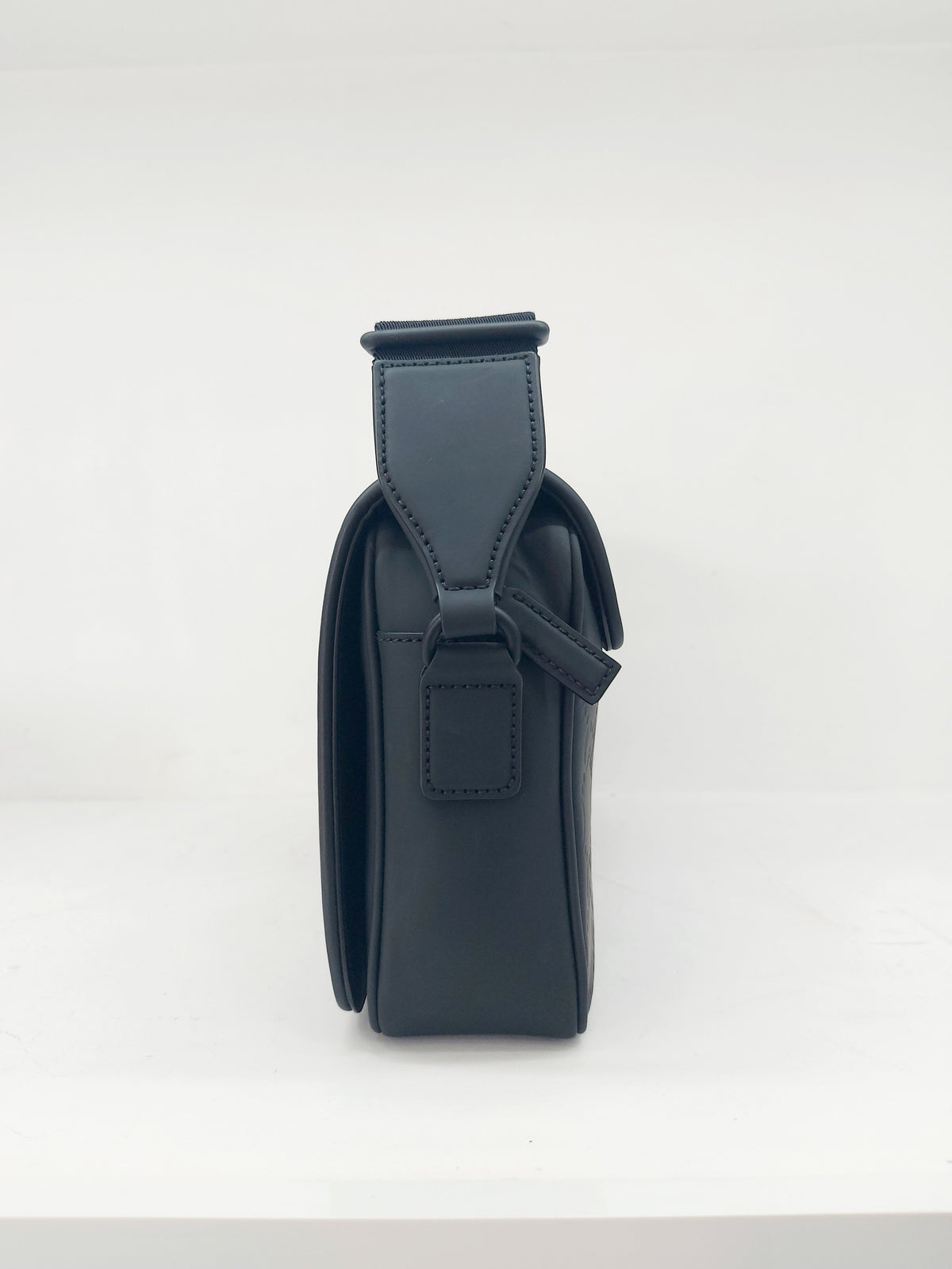 GUCCI MESSENGER OPAQUE