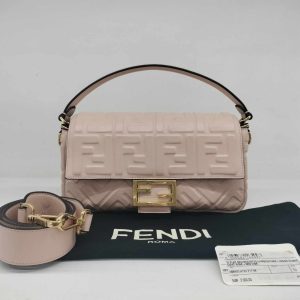 FENDI BAGUETTE MEDIA